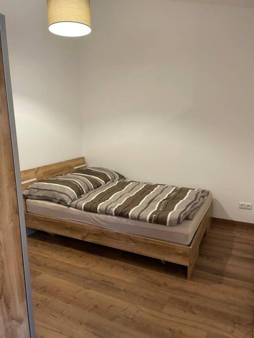 Apartment In Zentraler Lage Mit Privatparkplatz Grafenwohr Zewnętrze zdjęcie